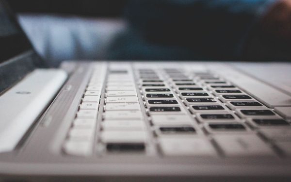Atualização de firmware pode corrigir falhas no notebook?