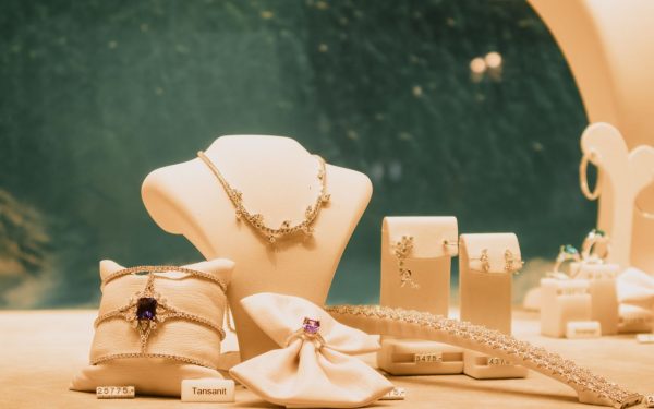 9 lojas online para comprar semijoias e renovar o look