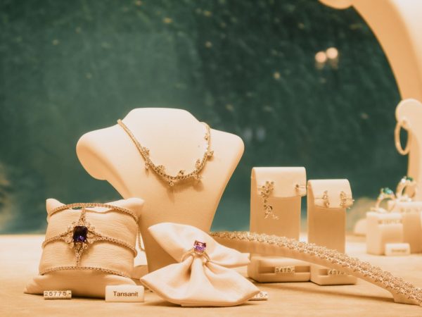 9 lojas online para comprar semijoias e renovar o look